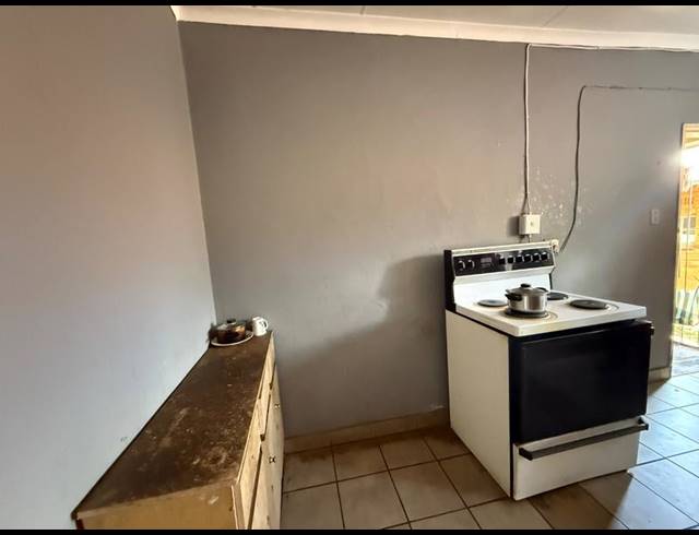 6 BEDROOM HOUSE FOR SALE IN VANDERBIJLPARK SW 5